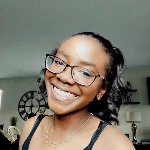 Meet your Posher, Kayla